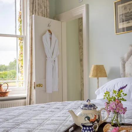 Overtown Manor Bed & Breakfast Swindon