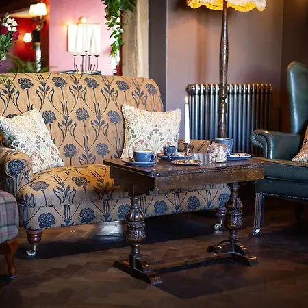 The White Hart, Wroughton 3*