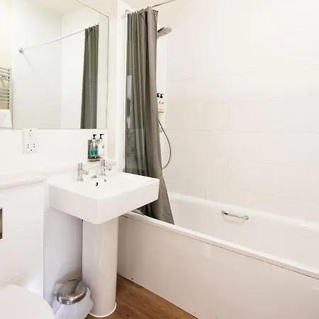 Bed & Breakfast The White Hart, Wroughton 3*
