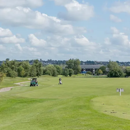 The Wiltshire Hotel, Golf And Leisure