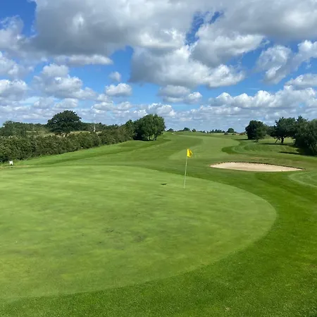 The Wiltshire Hotel, Golf And Leisure Hotel