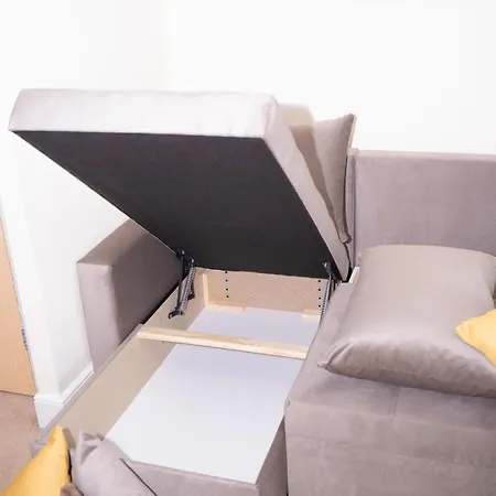 Apartment Yellow Haven Spacious Quiet Free Parking Sleeps 7 *