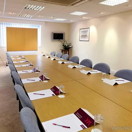 Hotel South Marston And Leisure Club 3*