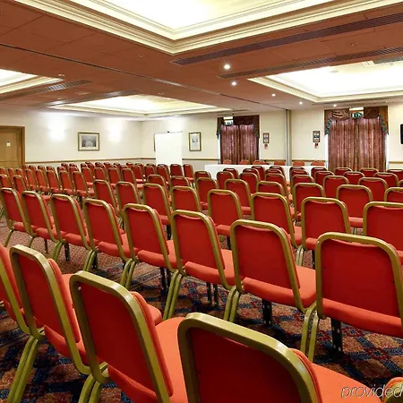 Hotel South Marston And Leisure Club 3*