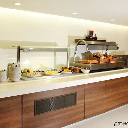Express West By Ihg Hotel
