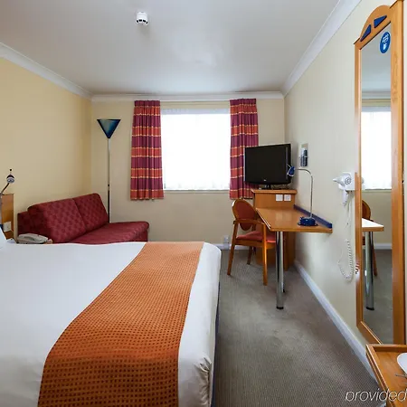 Express West By Ihg Hotel