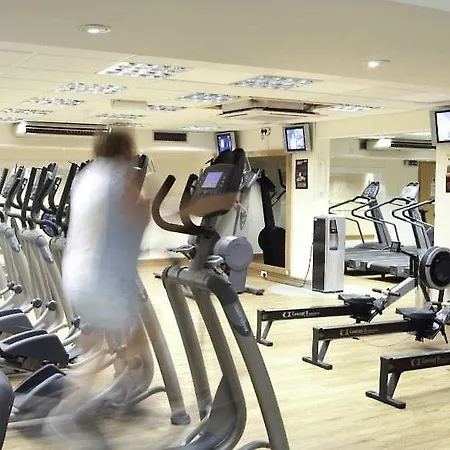 Hotel South Marston And Leisure Club 3*
