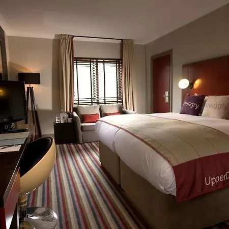 Hotel Village Swindon