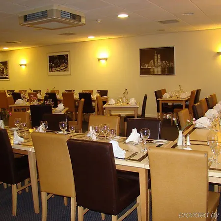 The Wiltshire Hotel, Golf And Leisure 3*