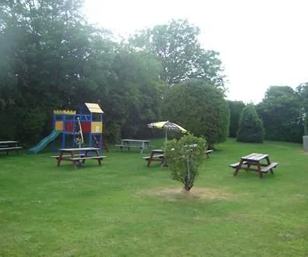 The Fox & Hounds 3* Swindon
