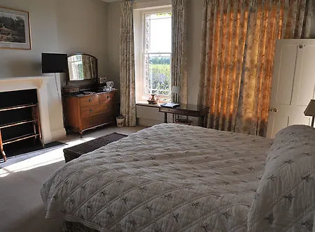 Overtown Manor Bed & Breakfast Swindon