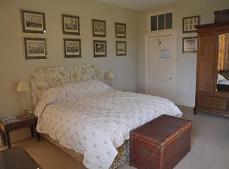 Overtown Manor Bed & Breakfast 5*