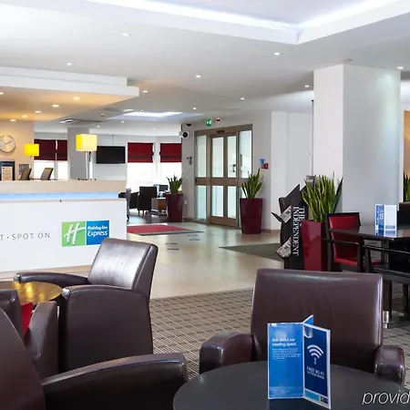 Express West By Ihg Hotel 3*