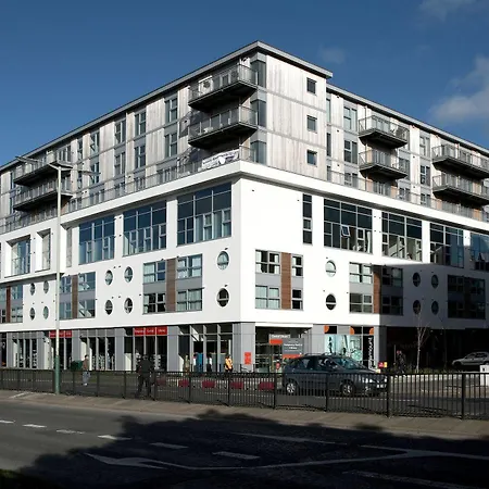 The Paramount, Apartment Swindon