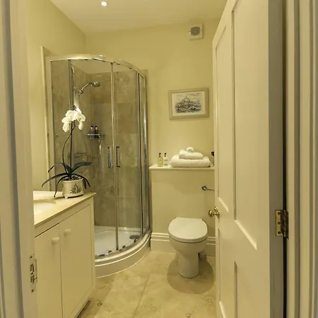 Bed & Breakfast Overtown Manor Swindon