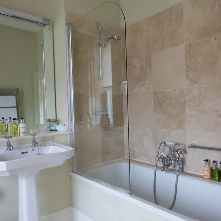 Bed & Breakfast Overtown Manor Swindon