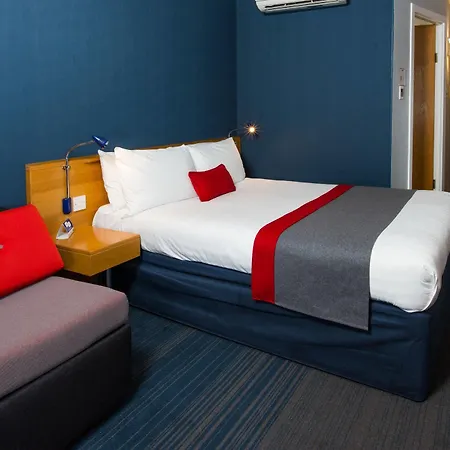 Hotel Express West By Ihg 3*
