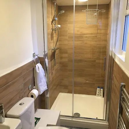 Boxwood Guest House. * Swindon