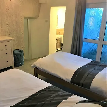 Boxwood Guest House. Bed & Breakfast *