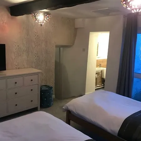 Bed & Breakfast Boxwood Guest House. Swindon