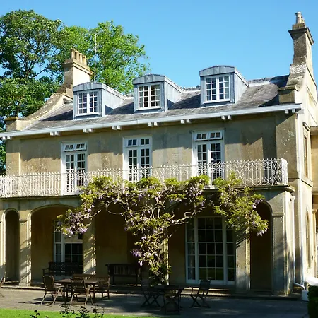 Chiseldon House Country house *