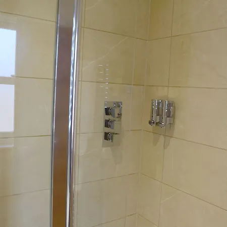 Apartment Godwin Court Serviced *