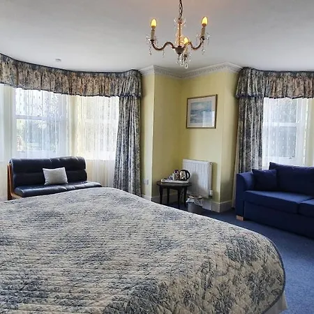 Chiseldon House Country house